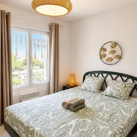 Apartamento 2 Pièces Terrasse 39m2 à 500m De La Le Lavandou